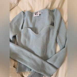 Knit long sleeve top